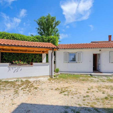 Awesome Home In Zminj With Wifi Žminj Exterior foto
