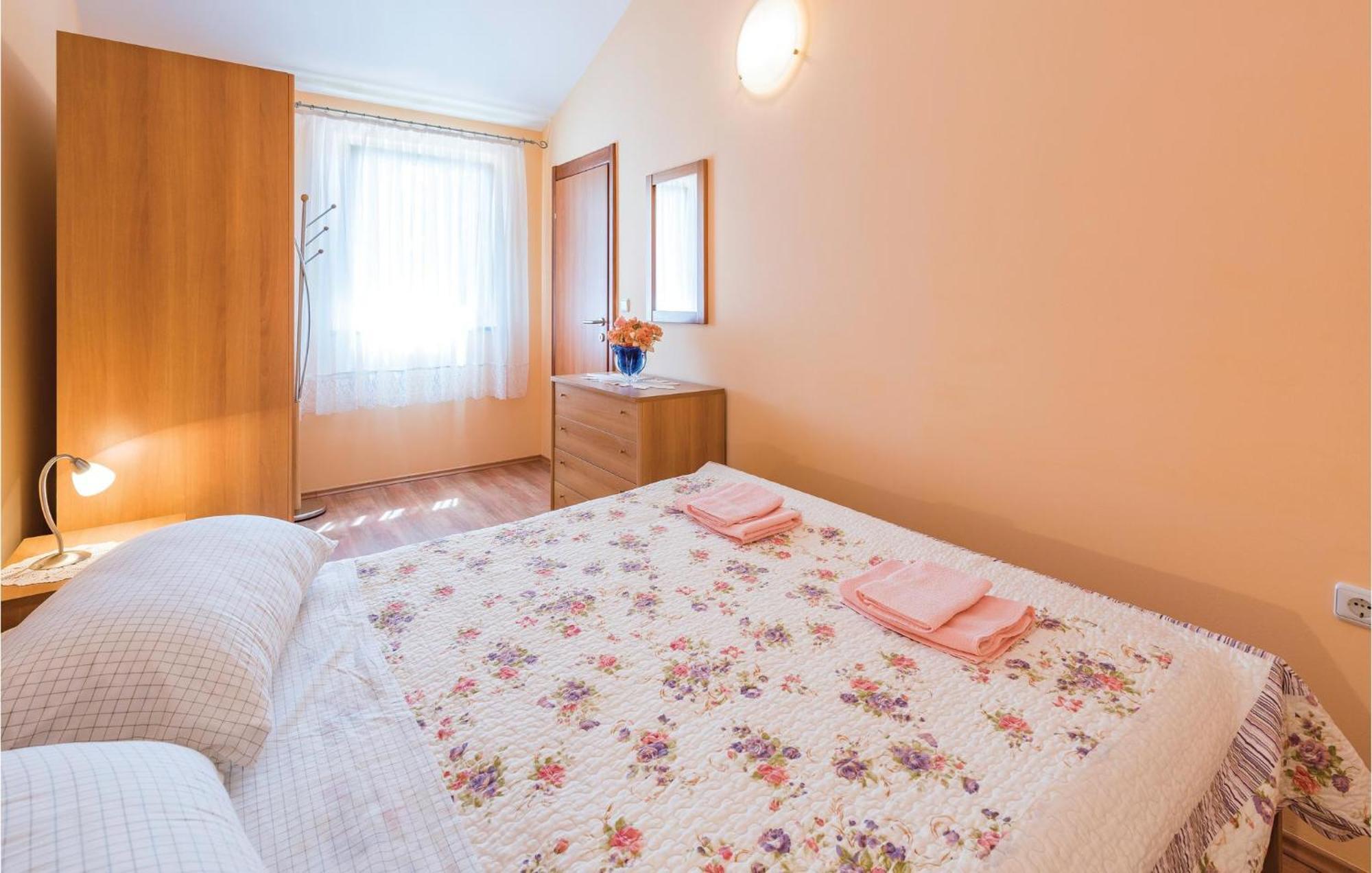 Awesome Home In Zminj With Wifi Žminj Exterior foto